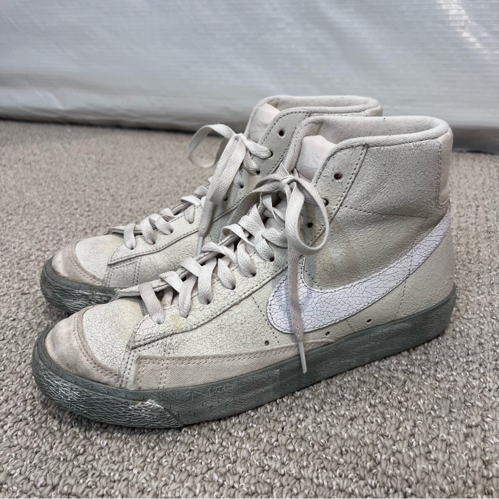 Nike Blazer Mid '77 EMB Summit White Phantom Shoes Men’s Size 8.5 DV0797-100,